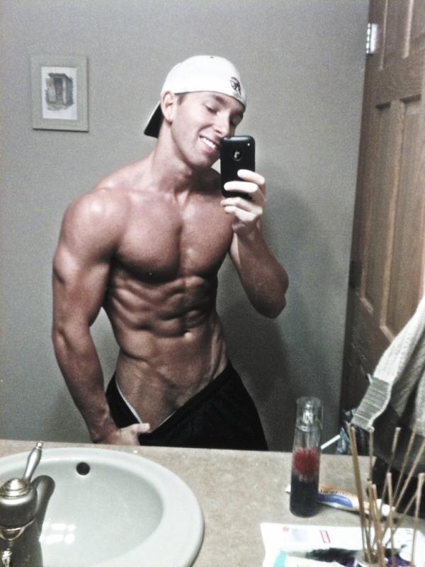 chaney_cameron's tweet photo. @BleepModels #fitness #health #mensfitness #bodybuilding #exercise #BeastMode #keepitphysique http://t.co/LMwyqz8L