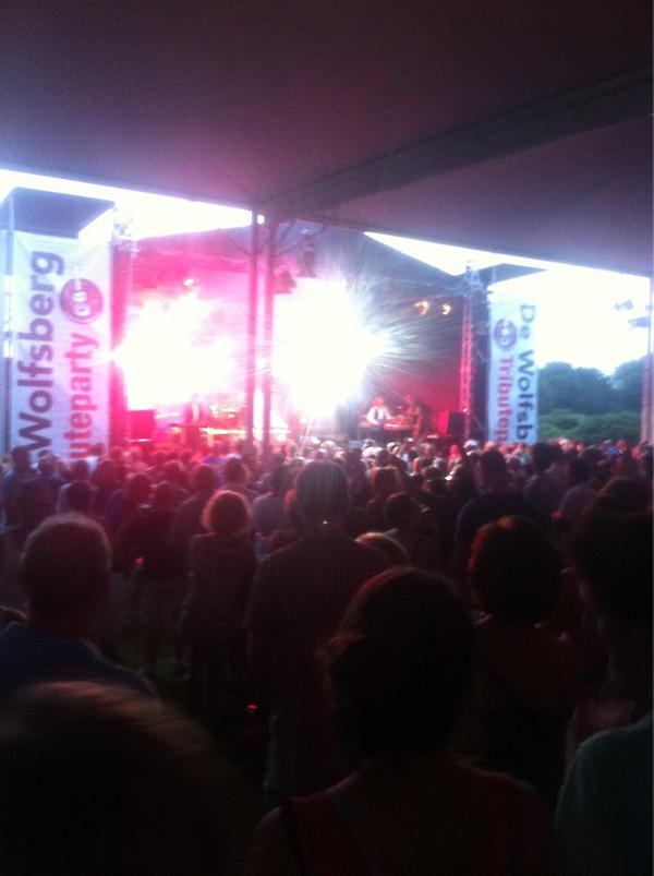 Mega sfeer met BeeGees <a href="/tributeparty/">tributeparty</a> Wolfsberg groesbeek