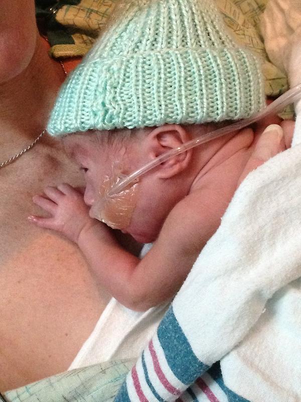tictacsally's tweet photo. Mom got to kangaroo Patrick for the first time in over 2 weeks. They loved it! Then Dad k'd w me :) http://t.co/k4F25UY2
