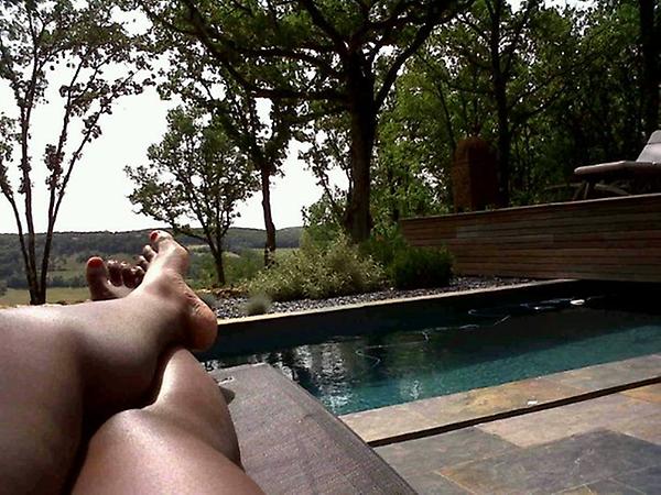 Ty_telle's tweet image. Ma piscine et moi ... . #WeekEndRepos