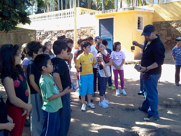 hugosarmento's tweet photo. Plantando café http://t.co/BrNqgmPx