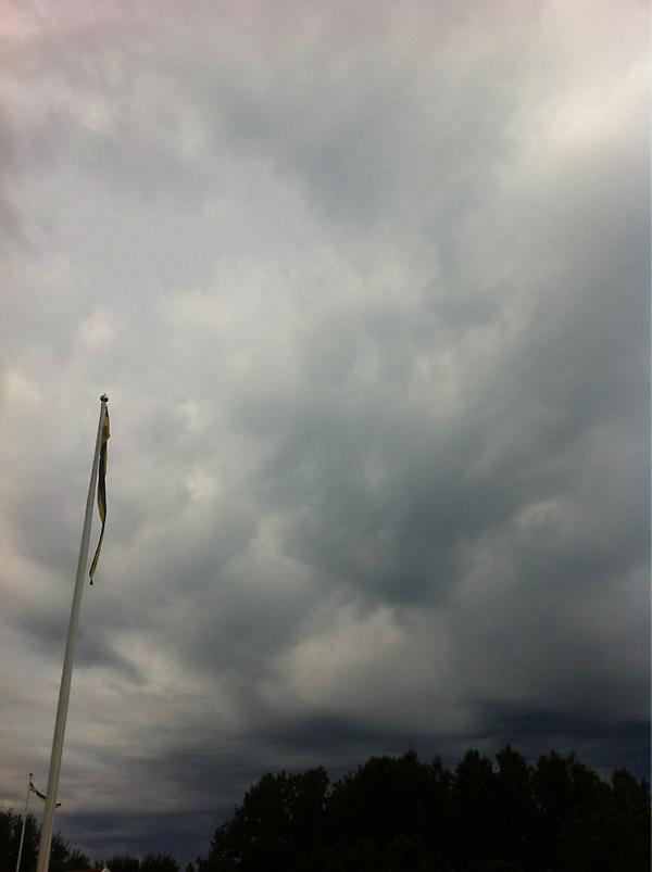 Vrango's tweet photo. Mulet lätt vind 22C på #vrångö i #gbgftw http://t.co/Hwsq3NKp