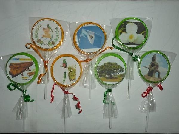 ThinkinEvents's tweet image. Te ofrecemos paletas con los simbolos patrios. Para q tus peques tengan un detalle especial en el dia de la patria