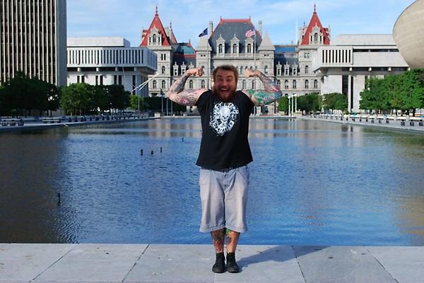 MrChops34's tweet photo. @RottenApple_CEO The second most hansome guy in a DTO shirt, @dogboy701! http://t.co/UyW47EAm