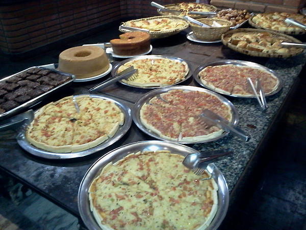 hugosarmento's tweet photo. 4o ano Lanche da tarde no Campo dos Sonhos http://t.co/Rpy3Qn5S