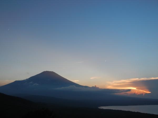 FSSRXSS's tweet photo. 平凡な日没。 http://t.co/astDm6dx