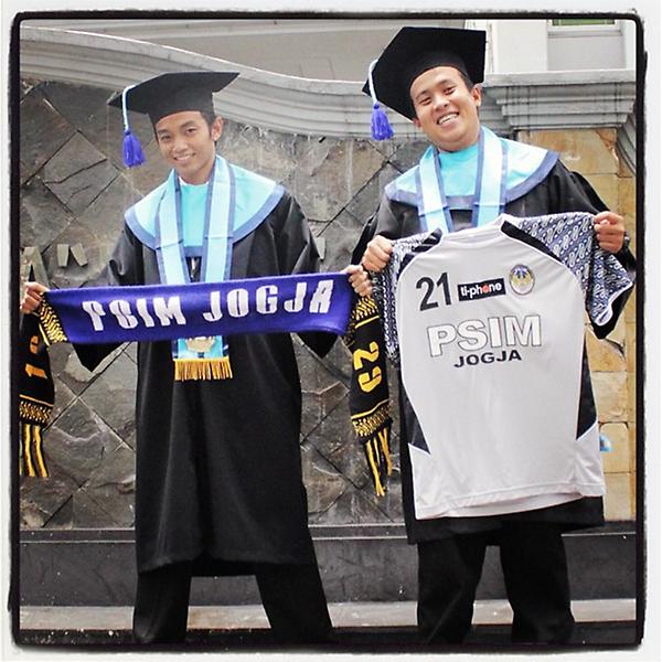 Indraudiotech's tweet photo. @firas_mahendra Cc: @PSIM_news @MataramOnKaskus eksiss sithik min.. Mumpung ultah #PSIM83Jogja :D http://t.co/wefzBJ0S