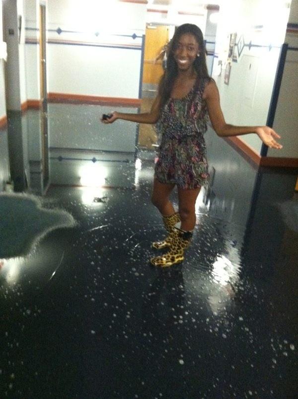 the_Move's tweet image. Shout outs to the ladies of the annex. Hope you all got your rain boots and arm floats ready. #NOTtheMove