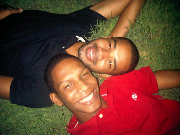 OSCAR_BONE's tweet photo. En el parque con mi hermano http://t.co/PxtMsu4a