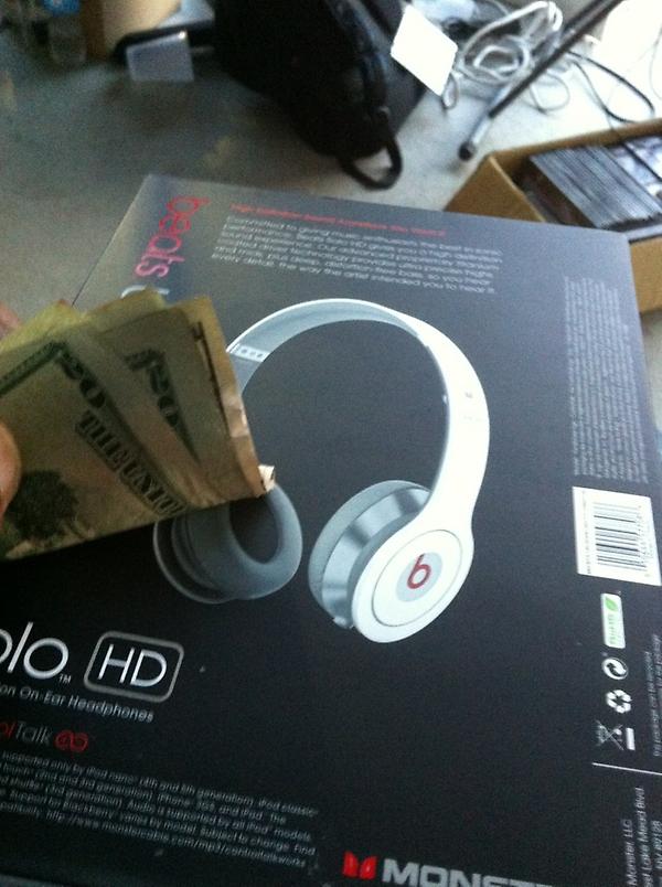 twentyonebella's tweet image. &quot;@theblendmaster: Represented and won the Dj Battle today! It was fun!! http://t.co/vZrnKp2r&quot; &amp;lt;~~ CONGRATS!!! Yup...thats MY dj!!! #ILoveDjs