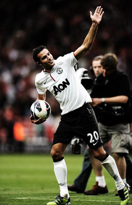 Rhesaaw's tweet photo. He's got a match ball for his hattrick! http://t.co/4M63R6mj