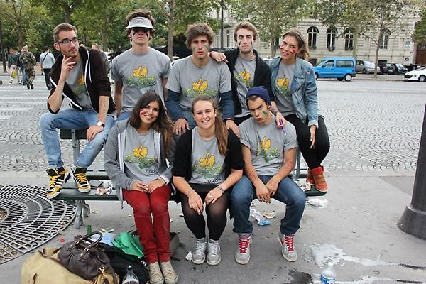 LASCART's tweet photo. L'équipe #lascart #ieseg http://t.co/5zghy18T