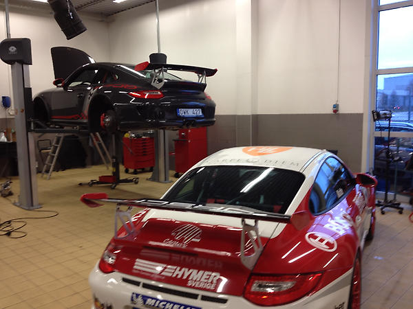 OlaStray's tweet photo. crowded at #porschecenter http://t.co/Y7yV2KFi