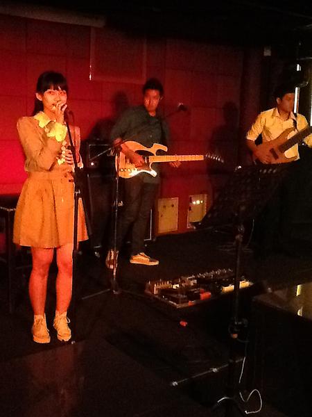 Malam ini TwoTheTable feat. <a href="/chewydilmy/">Chewy Dilmy</a> !! Come2!