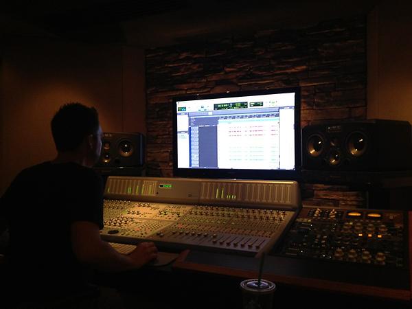 coltondixon's tweet photo. Studio time:-):-):-) http://t.co/5jjnfsSp