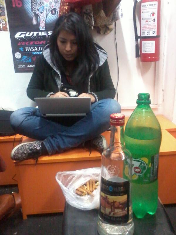 GritoTienda's tweet photo. El trabajo ante todo en nuestra tienda <3 Estamos de L a S de 12 a 8pm en Galerias Brasil 2do Piso 71-B   http://t.co/8X84e0U6
