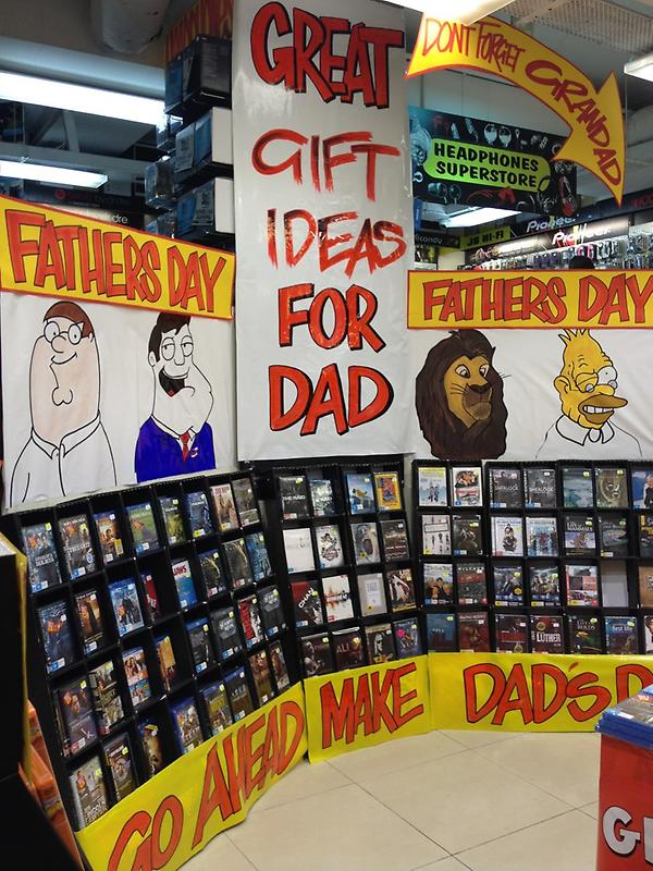 EvanW_JBaus's tweet photo. Now that's a ripping fathers day display!! Don't forget grandad!! Jb strand you've done it again!! http://t.co/PV7lKctp