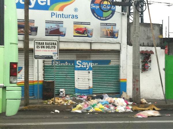 Prejio's tweet photo. @CarlosLoret Hola ve esta foto ojala la puedas poner en tu noticiero esta foto http://t.co/FnhH2rqt