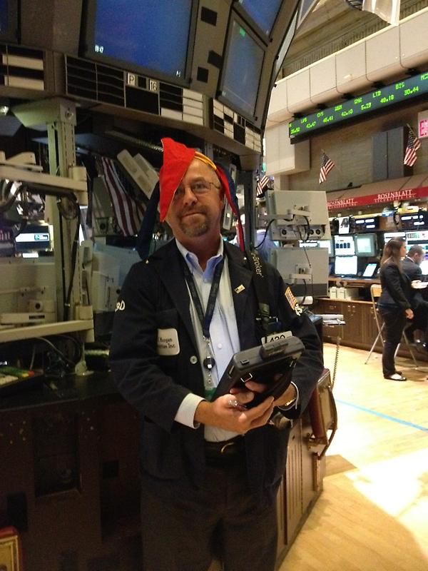 themotleyfool's tweet image. Another Fool! We spread Foolish cheer to a trader on the @NYSEEuronext trading floor. #investbetterday