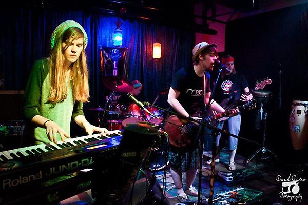 Chicago_Club's tweet photo. Dubonauts in the Hookah Room tonight! http://t.co/XYFUuabn