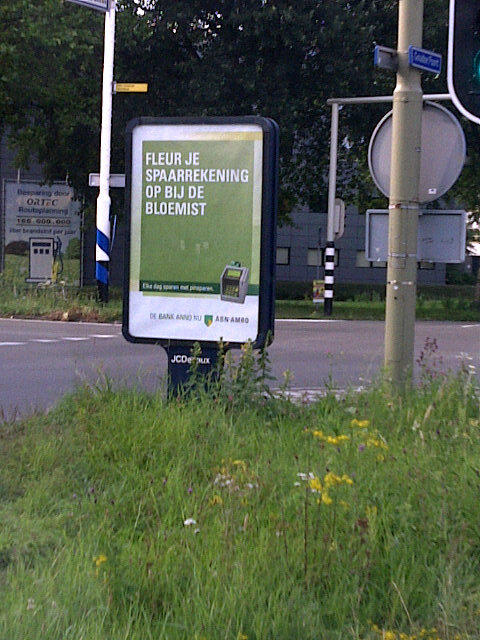 SandorVerkerk's tweet photo. Bij de ABN weten ze waar je heen moet. http://t.co/HFABCLVs