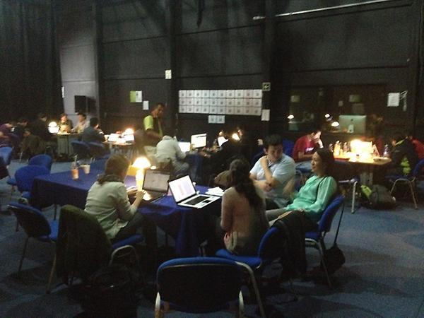CIDAC's tweet image. Así trabajan los programadores en #OpenDataMx organizado por @FundarMexico