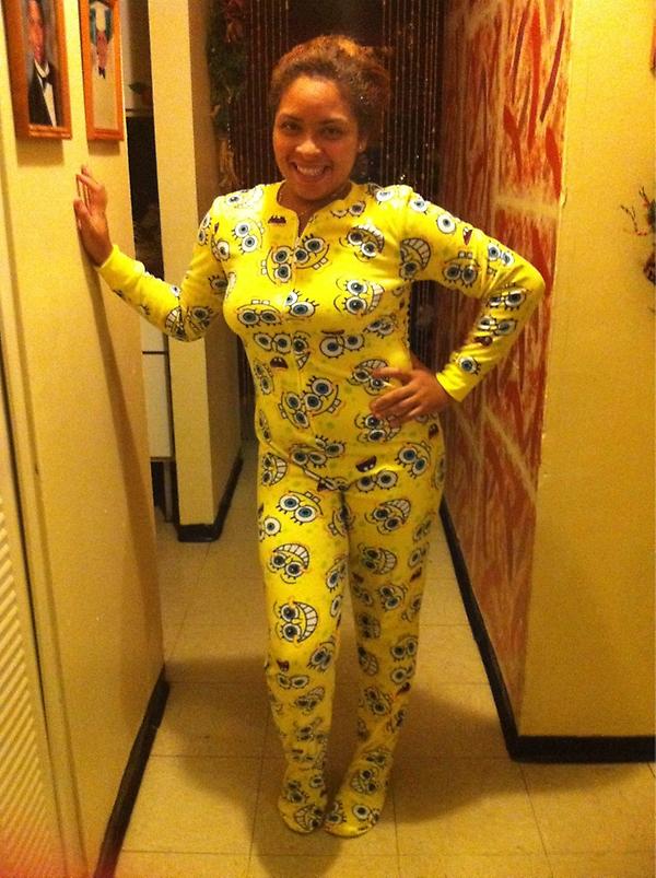 vilmarieav's tweet image. El Frio esta En La Madre! #ClimaFrio  #SpongeBob #Pijama #MyFavorite 