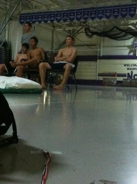meghorozewski's tweet image. Just chilling with no shirts on.. #notnormal #northproblems @katiebreger6