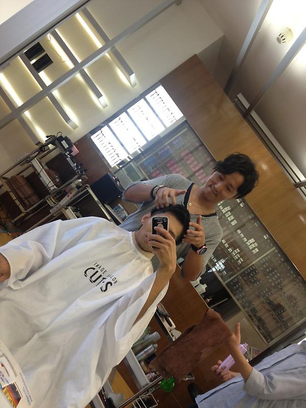 yoshitanaca's tweet photo. 福山は湿気ムンムンしてますな💦
cut'sにて脱・角刈り＼(^o^)／ http://t.co/tBTmICR2