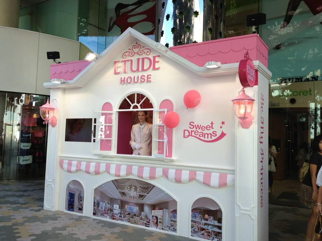 Uzivatel Etude Na Twitteru 本日オープン エチュードハウス ラフォーレ原宿 1f正面玄関に ミニチュア エチュードハウス Be My Princess が登場 素敵なエチュードプリンスとの写真撮影や 店舗で商品をご購入されたお客様全員に大抽選会を