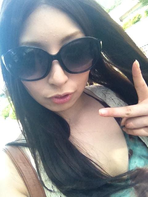 無事お腹わ治りました♬今わお友達と久びさにお出掛け中なり♡それにしても、外あっつーい૮(ꈔꈊꈔ)ა‼   皆さんも、熱中症にわ注意してね٩̋(๑˃́ꇴ˂̀๑) http://t.co/H2nQ2uCG