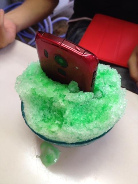 これはwww　　RT かき氷のトッピングは端末に限るね！！  ReiCherno
