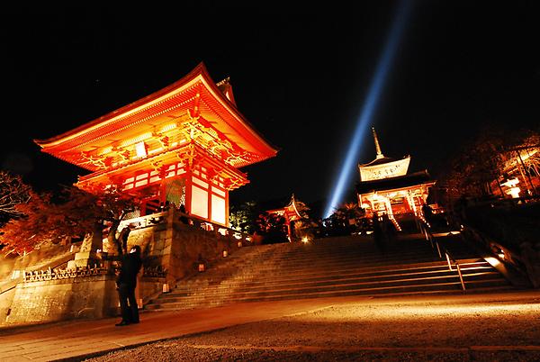 JPN_NightView's tweet photo. Kyoto https://t.co/ewnCeGDE