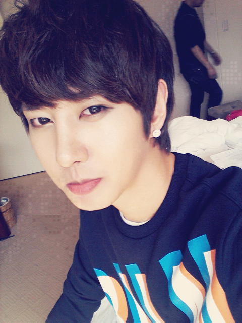 KPOPmaknaeLINE's tweet photo. [B-BOMB] Good night BBC http://t.co/3JxA8XCS