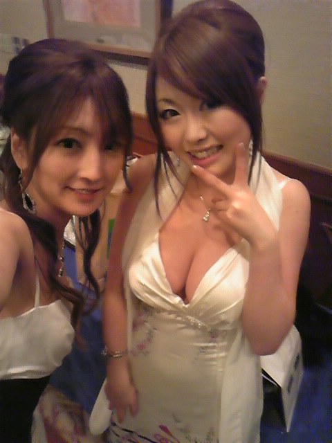 at a party tonight with my girlfriend Aiko <3 http://t.co/9juVtSn9