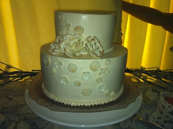 Wedding cake delivery success. No cake wrecks here :)