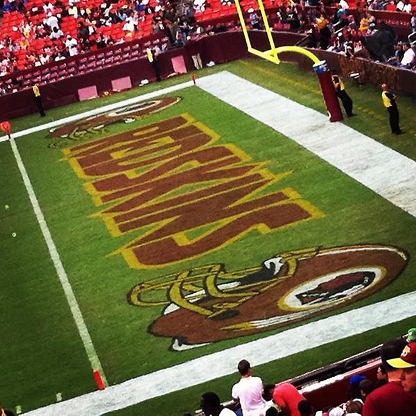 LarisaAnn06's tweet image. @ Fed Ex Field for RGIII v. Luck - great first 1/2 - let&apos;s go Skins! #HTTR #mikeisawesome