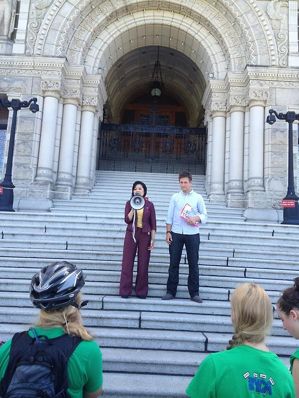 Ride4OurFuture's tweet photo. Ida Chong and Rob Fleming receiving the petition #Rideforourfuture http://t.co/4W4CFIaG