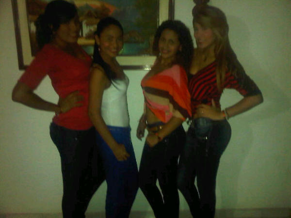 banderavl's tweet image. Sociales #Electromagneticos @dianalagringa @mildrecita23 @Dianita0929