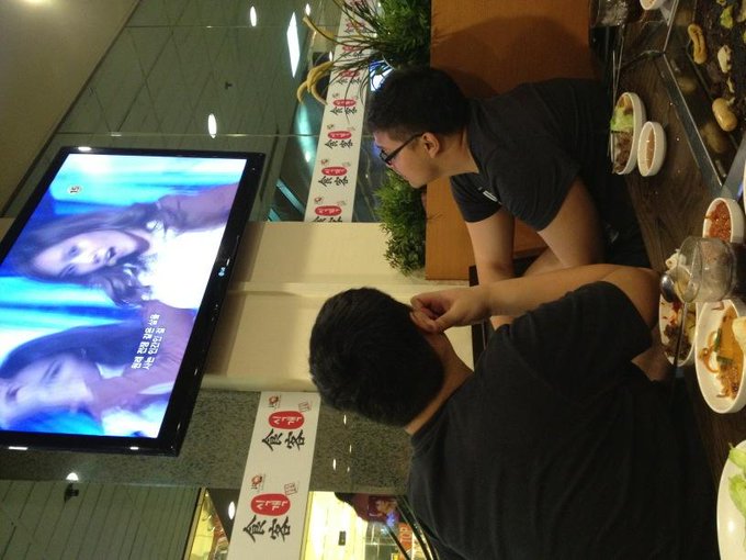 色伯伯s.. http://t.co/mg8ORqi<a href="/tag/secretlab"class="tags"><span>#secretlab</span></a>