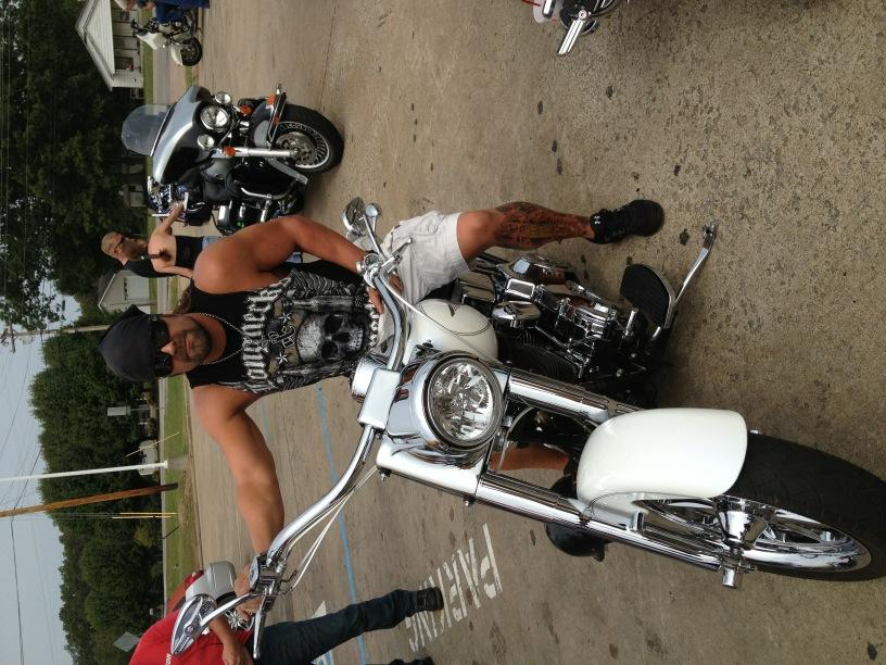 A1PHyN_CEAAQGKK.jpg:large