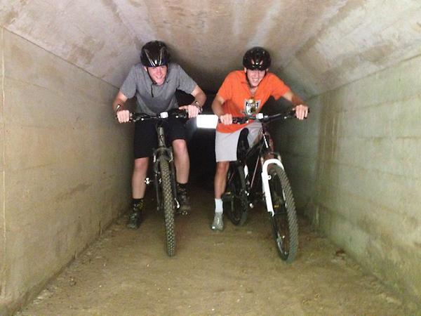 RSHSMTBCLUB's tweet image. Tunnel ride #bikeflow @tRY_me_bro @kyle_brown_5