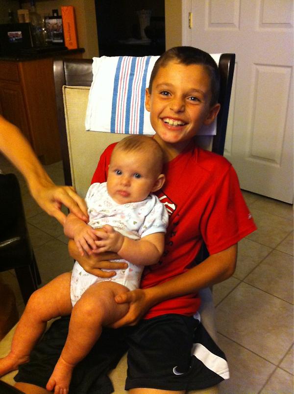 Zach and his cousin Rylie...2 cutest kids EVER!