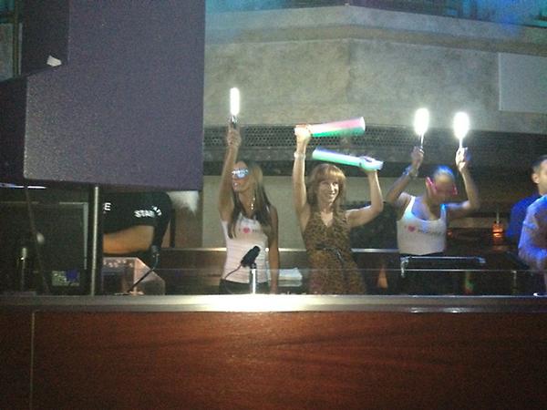 kathygriffin's tweet photo. Good God, what am I doing in a nightclub??RT @Catya22:  thanks for a great show! Love you!! http://t.co/xO855N4T