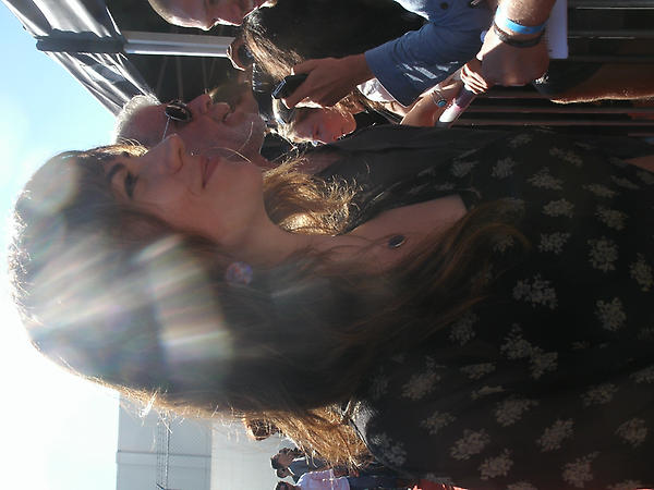 20thHomeEnt's tweet image. Up close and personal with Maggie Siff on the carpet #bootrally @SonsofAnarchy
