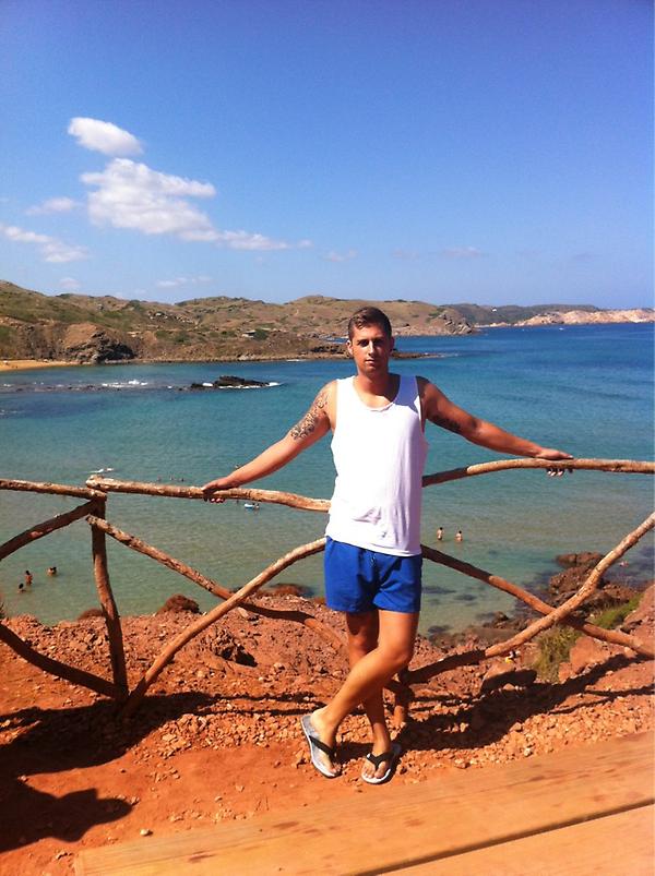oscargm23's tweet photo. @jlcasillas11 @rconb @fsolabenitez jaja pinxa Andrés pinxa clavárselo azle daño jajaj ara me ira acer buceo http://t.co/8wPtA6FS