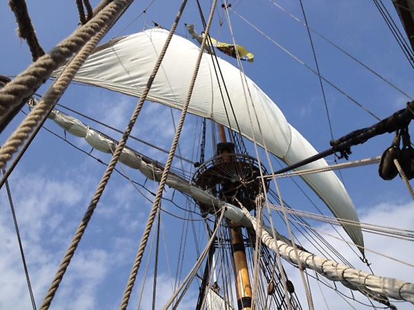 InterActnetwork's tweet image. Leuke boottocht afgelopen vrijdag op de #Shtandart gemaakt vanuit #Breskens. Sponsoring voor #Sail de Ruyter.