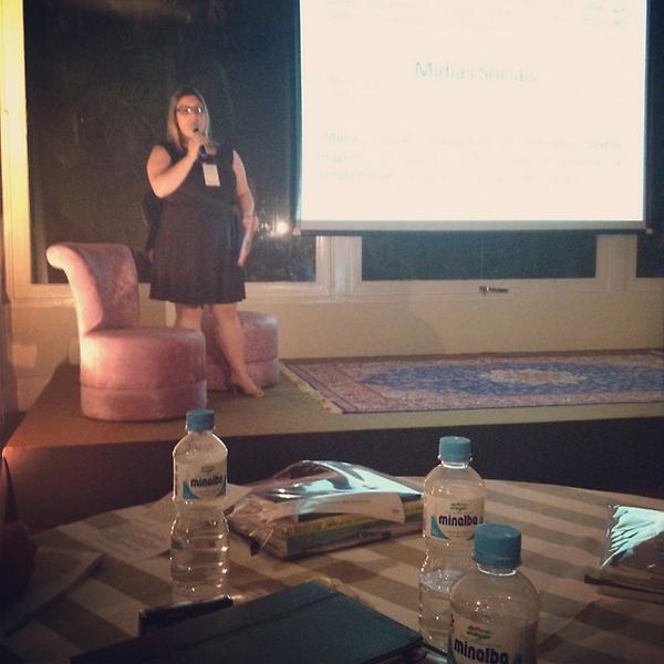 renatalimalima's tweet image. Palestra sobre "aplicativos e mídias sociais" com Maira Tamberlini
