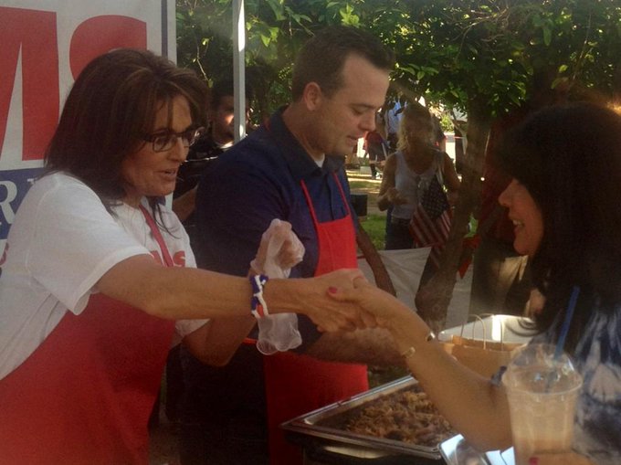 Just met former Alaska Governor Sara Palin serving B-B-Q at a Kirk Adams (R) fundraiser in Gilbert, AZ<a href="/tag/portlandia"class="tags"><span>#portlandia</span></a>