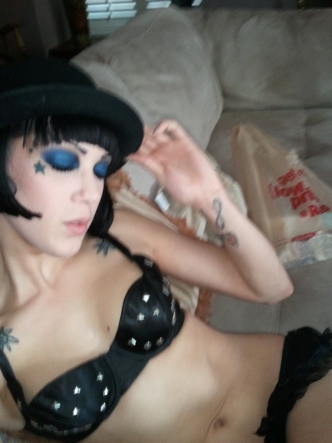 shooting with @skin_diamond fuck yes i love her!! http://t.co/DozGDPuA<a class="tags" href="/tag/skin_diamond">@skin_diamond</a><a href="/tag/copromote"class="tags"><span>#copromote</span></a>